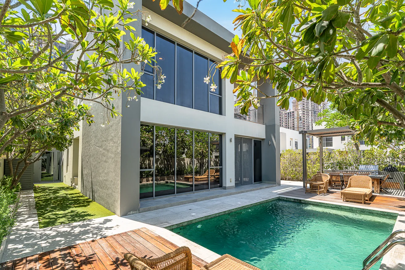 Upgraded Sidra villa with its private pool and landscaped garden