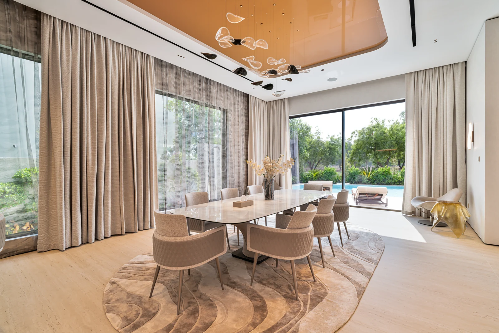 Dining room opening towards the garden